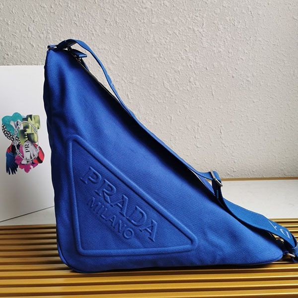 21-22AW プラダ トライアングル キャンバスバッグ コピー puq32331
