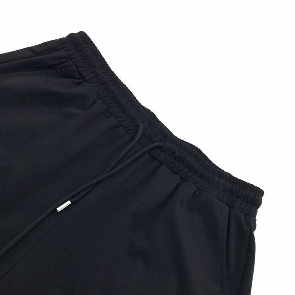日本未入荷バレンシアガ ロゴ ブラック ショートパンツ 偽物 bat26531