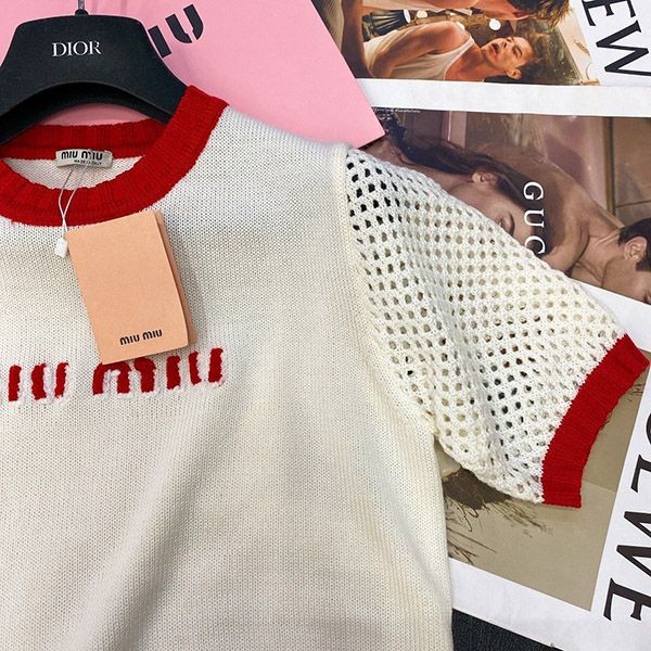 入手困難ミュウミュウ 刺繍入りTシャツ 偽物 コットン myn17950