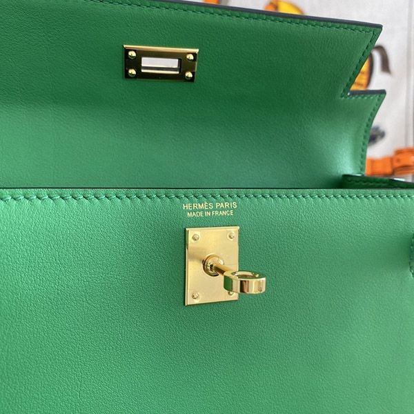 日本未入荷エルメス スーパーコピー ケリーダンス 22cm グリーン 内縫 2色金具 err32869