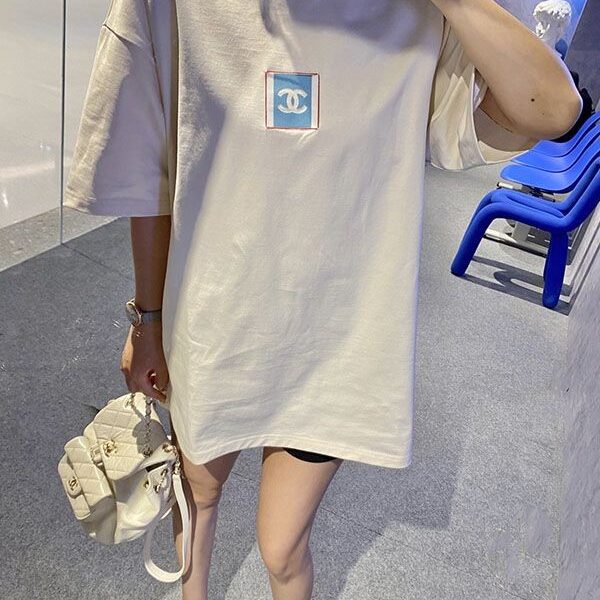 目を惹くカラー シャネル Tシャツ スーパーコピー モノグラム プリンテッド shh98662
