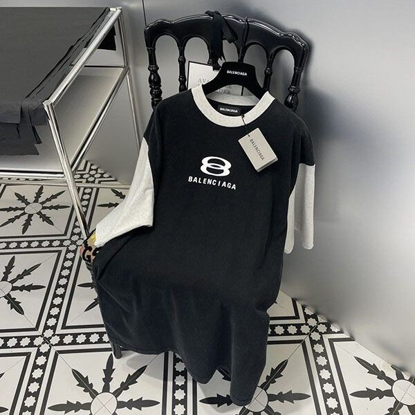 超希少！【バレンシアガ】ユニセックス 半袖 ロゴ Tシャツ 偽物 bau57176
