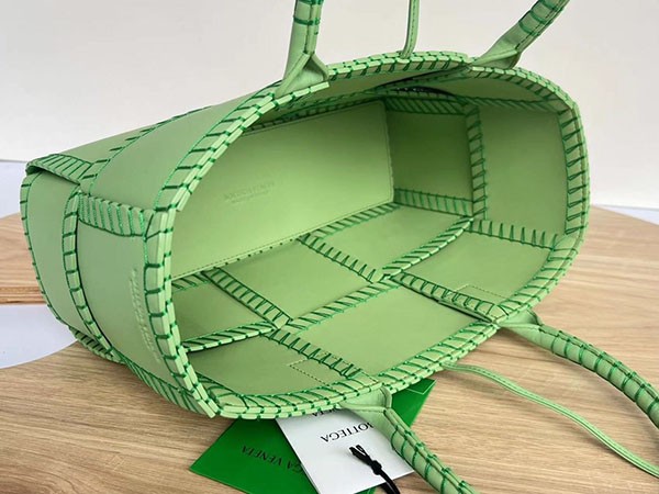 世界中で大人気♪【ボッテガヴェネタ】アルコ トート コピー ARCO TOTE boi18978