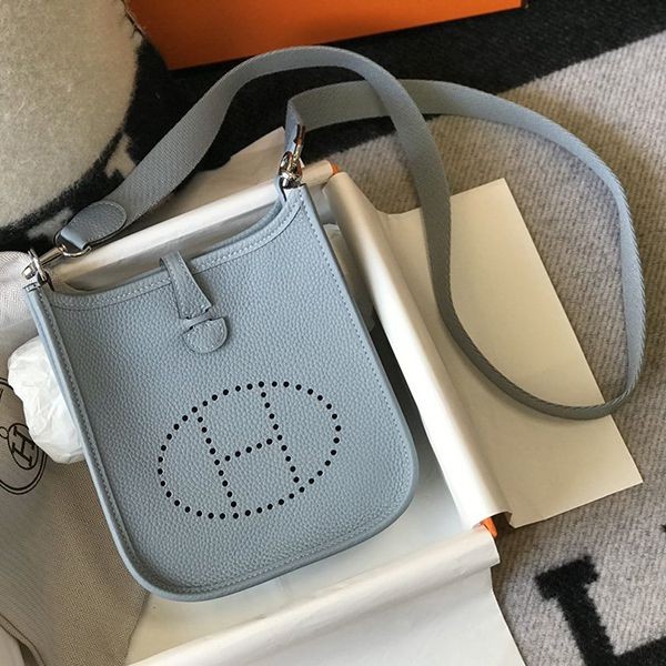 大人気！エルメス エヴリン TPM 16 ショルダーバッグ コピー ero18156