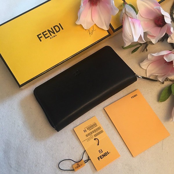 フェンディ バッグ バグズ 偽物 ブラックレザー 長財布 fee30631