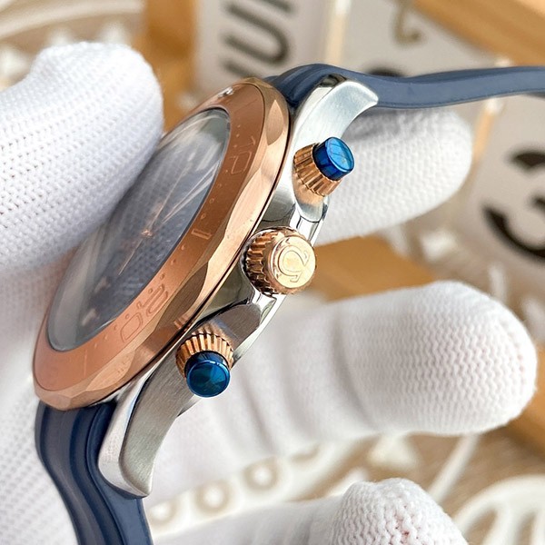 オメガ シーマスター 偽物 ダイバー300 コーアクシャル マスター クロノメーター クロノグラフ oml65565