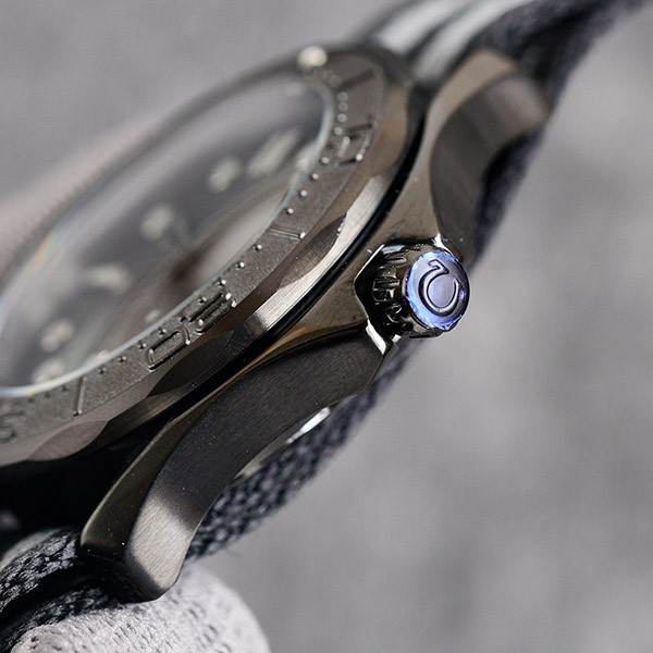 オメガ 偽物 シーマスターダイバーコーアクシャルマスタークロノメーターブラックブラック omy68553