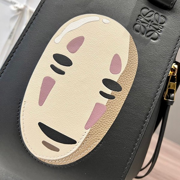 完売必至ロエベ×ジブリ 偽物 カオナシ ハンモックバッグ スモール (クラシックカーフ) A538S35X36