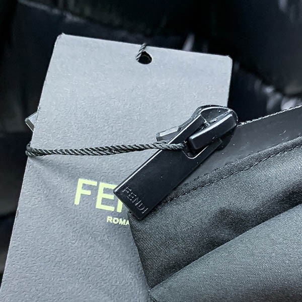 フェンディ バッグ バグズ ダウンジャケット コピー 2色 fec58222