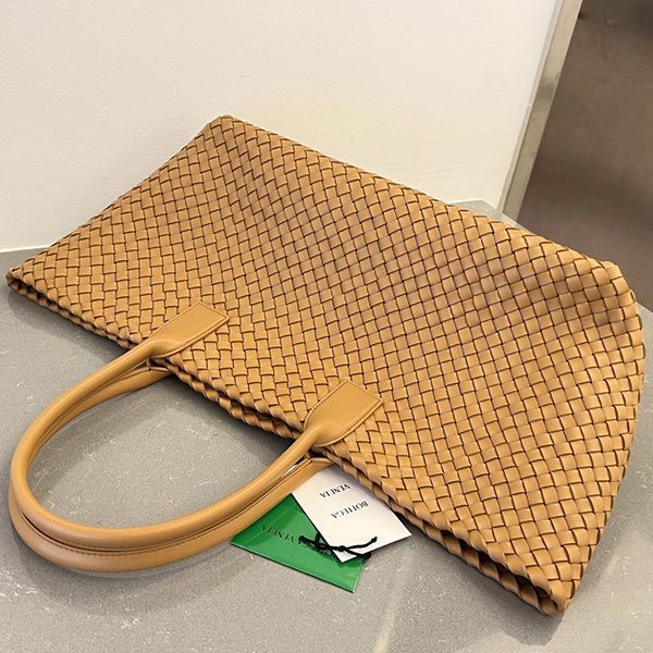 ★日本!!人気！ボッテガ ヴェネタ◆カバ ラージ トートバッグ バッグ 鞄 レザー コピー bob75991