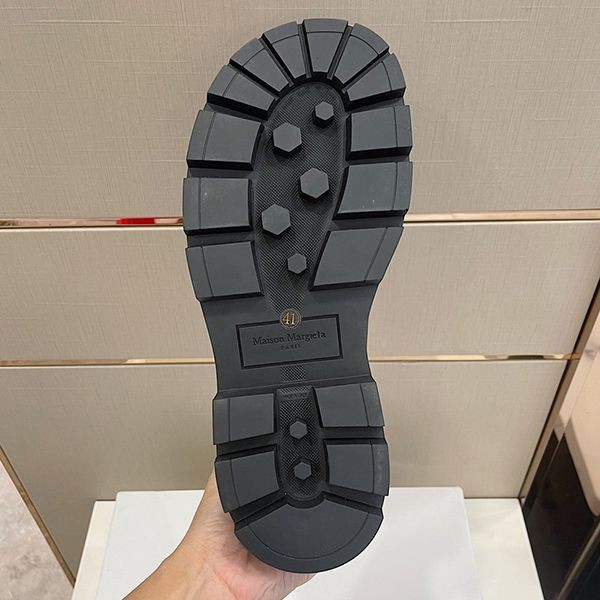 絶対欲しい！MM6 コピー MaisonMargiela バルカナイ アンクルブーツ Maq20567