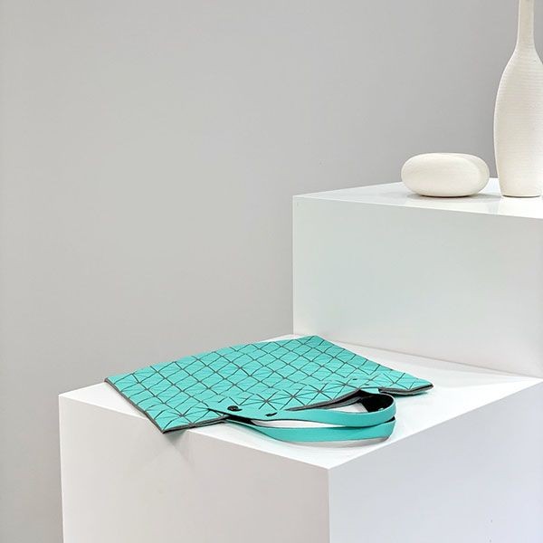 【BAOBAO ISSEY MIYAKE】クロスボディバック 偽物 bar47824