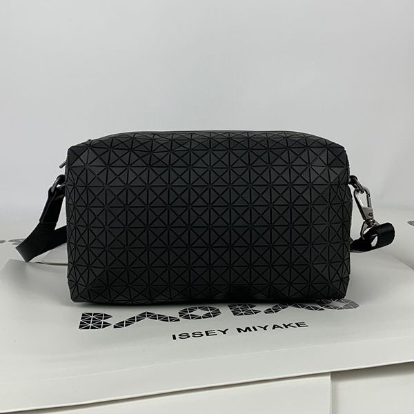 使い勝手良し【BAOBAO ISSEY MIYAKE 偽物】カルトンマット クロスボディバッグ bay07661