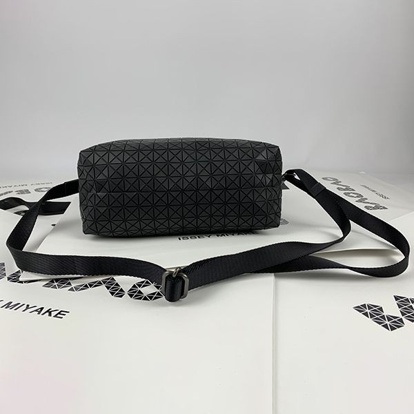 使い勝手良し【BAOBAO ISSEY MIYAKE 偽物】カルトンマット クロスボディバッグ bay07661