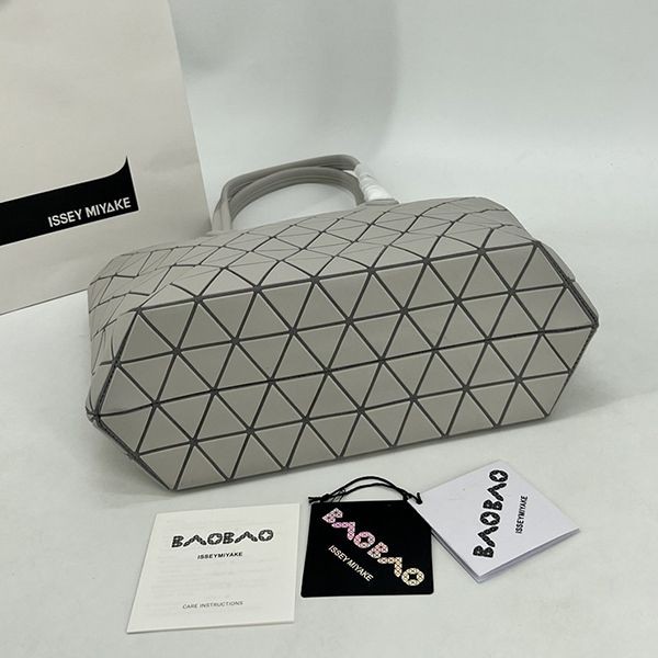 高品質BAOBAO ISSEY コピー MIYAKE カルトン メタリック バッグ bap13538
