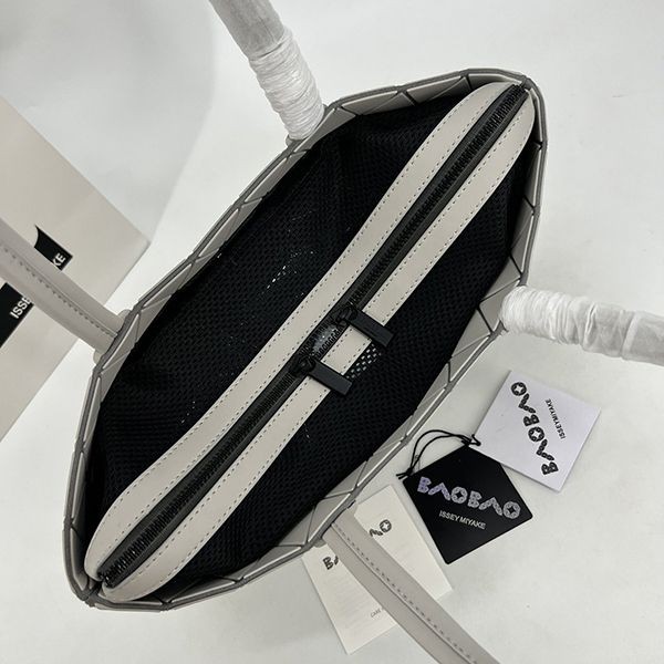 高品質BAOBAO ISSEY コピー MIYAKE カルトン メタリック バッグ bap13538