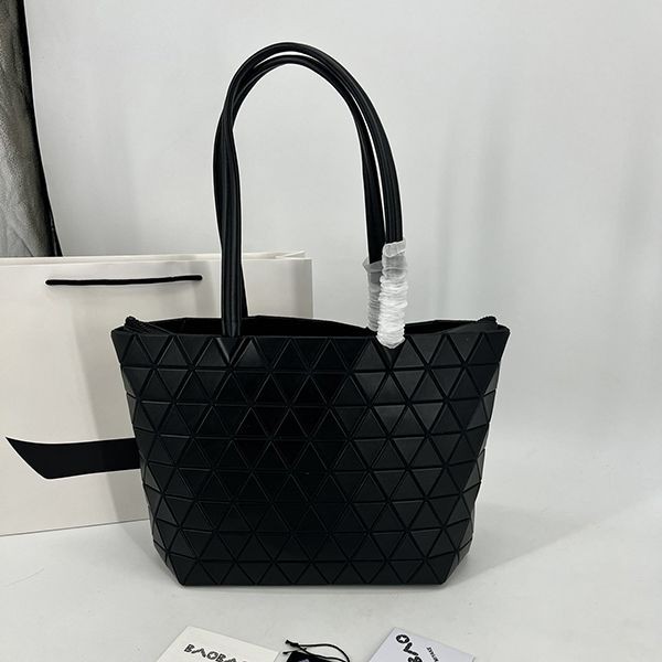n級 おすすめBAOBAO ISSEY 偽物 MIYAKE カルトン メタリック バッグ bas72326