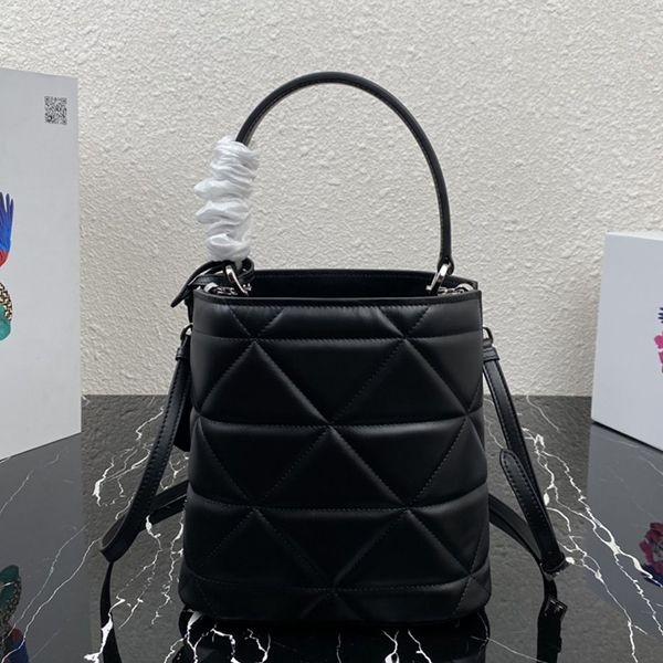 注目★プラダ ロゴ ハンドバッグ ショルダーバッグ 偽物 puq26310