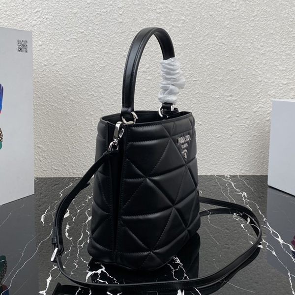 注目★プラダ ロゴ ハンドバッグ ショルダーバッグ 偽物 puq26310