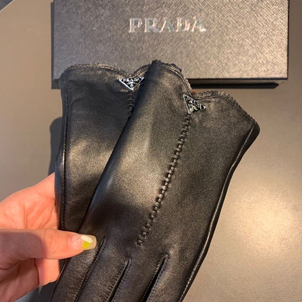 プラダ ロゴ付 ナッパレザー グローブ コピー pui33690