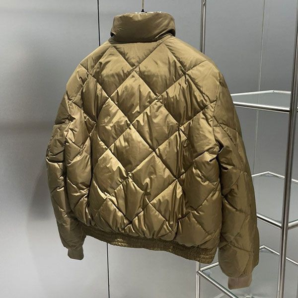 エルメス ショートリバーシブルダウンジャケット 偽物 ert88445
