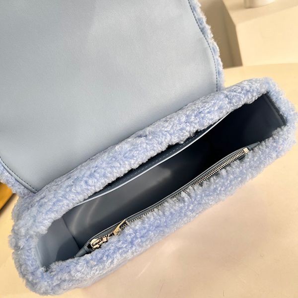 n級品 おすすめルイヴィトン 偽物 ツイスト MM ショルダーバッグブルー M21040