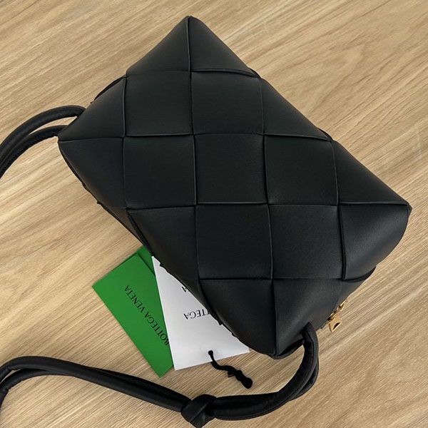 新デザイン ボッテガ カセット スモール コピー ショルダーバッグ bou87869