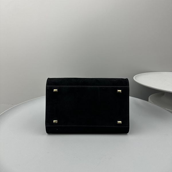 すぐ届ザロウ マルゴー 偽物 THE ROW Margaux10 レザー バッグ zaz49149