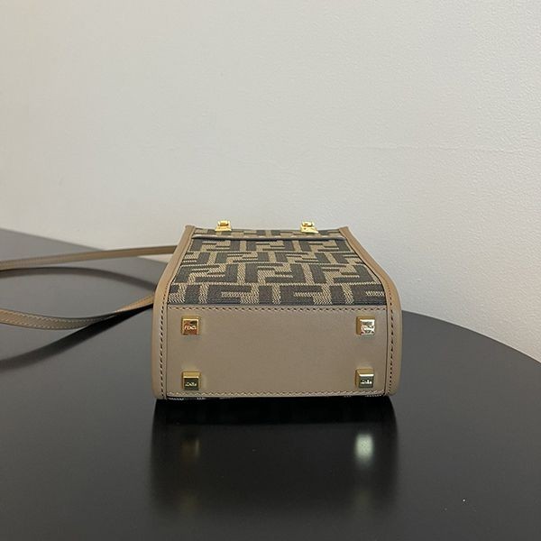 フェンディ ブラウン FF ファブリックミニバッグ 偽物 fev32185