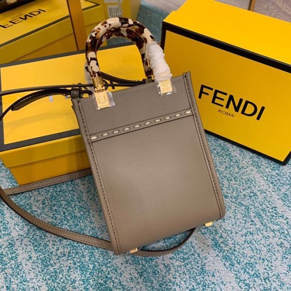 フェンディ サンシャインショッパー 偽物 エラフレザー ミニバッグ fei21852