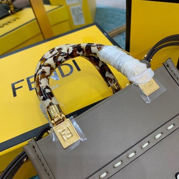 フェンディ サンシャインショッパー 偽物 エラフレザー ミニバッグ fei21852