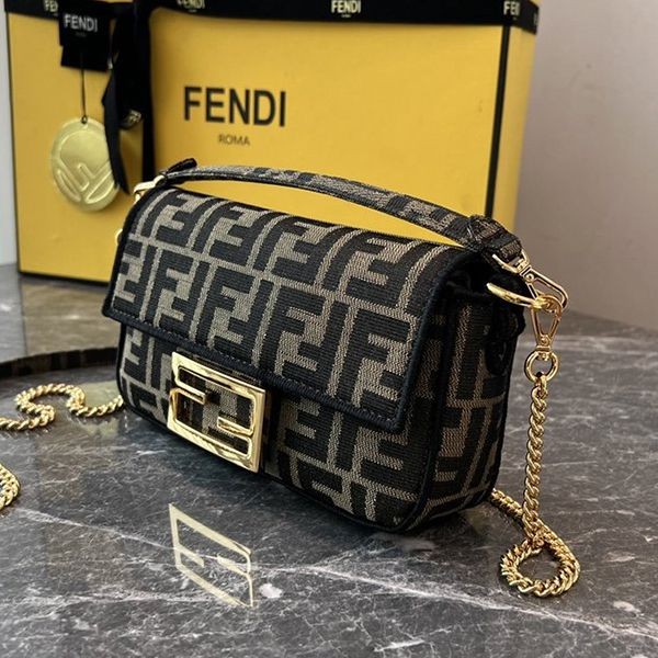 フェンディ バゲット 偽物 ミニ ブラウンファブリック バッグ fey88741