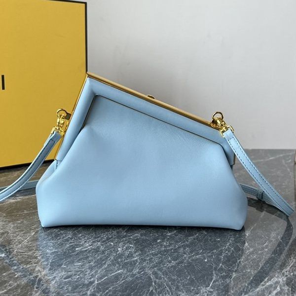 【大特価】フェンディ ファースト スモール コピーショルダーバッグ feu82374