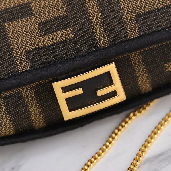 入手困難 フェンディ VERSACE コラボナノ バゲット 偽物 マイクロ バッグ fey71325