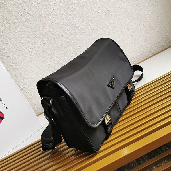 プラダ ショルダーバッグ コピー Re-Nylon クロスボディ pub97740