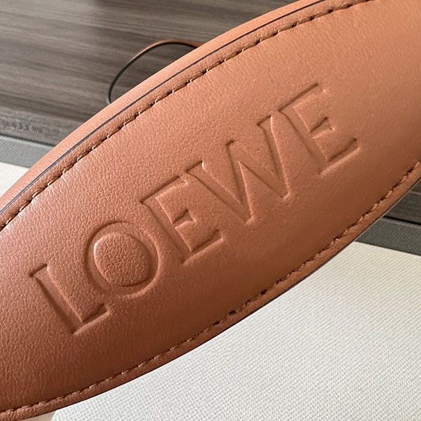 使い勝手良し ロエベ アナグラムレザーショルダーバッグ 偽物 lov95292