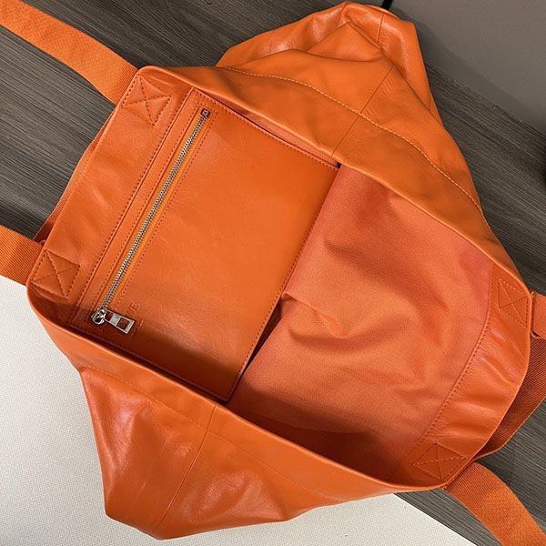 最新でオシャレ ロエベ フォールドショッパー トートバッグ コピー lom60786