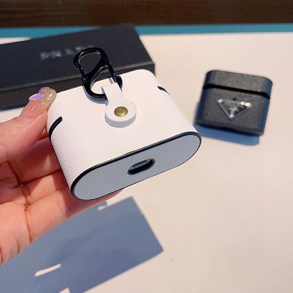 お洒落で可愛い プラダ レザー AirPods Proケース 偽物 puj21020
