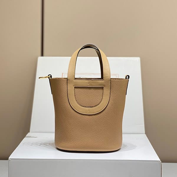 人気上昇★エルメス コピー インザループ 18 トートバッグ erg47553