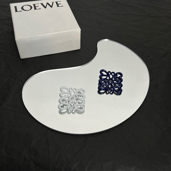 欲しい♡超限定♪ロエベ ブローチ 偽物◆Anagram アナグラム loc50983