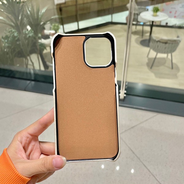 可愛いフェンディ ロゴ カードホルダーポケット付 iPhone13 Proケース コピー feb02332