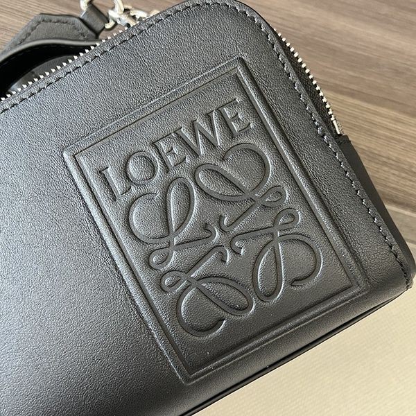 ロエベ カメラバッグ 偽物 ミニ クロスボディバック lov77223