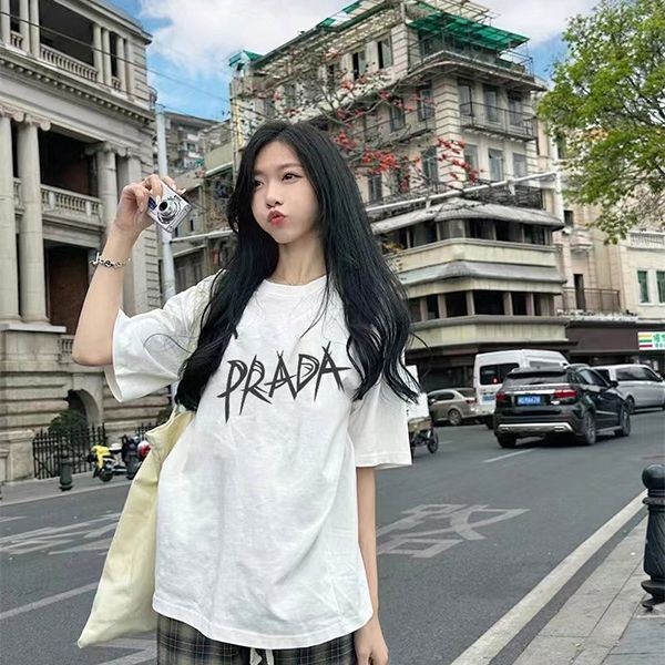 プラダ ロゴ Tシャツ スーパーコピー ホワイトお洒落に♪ pun05846