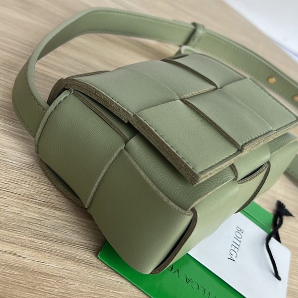 争奪戦♡ボッテガ ヴェネタ 偽物キャンディー カセット クロスボディミニバッグ boa63344