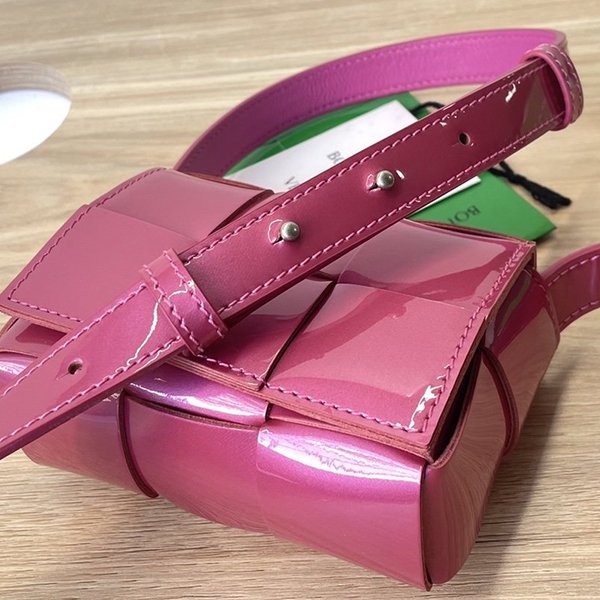 超希少 ボッテガ ヴェネタ キャンディー 偽物カセット クロスボディミニバッグ boy09839