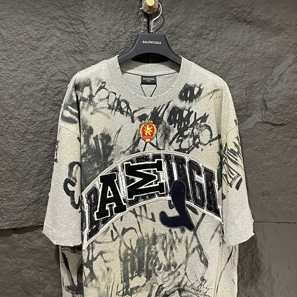 新作/バレンシアガ 偽物☆ Skater Tシャツ オーバーサイズ ヴィンテージ 2色 bab63357