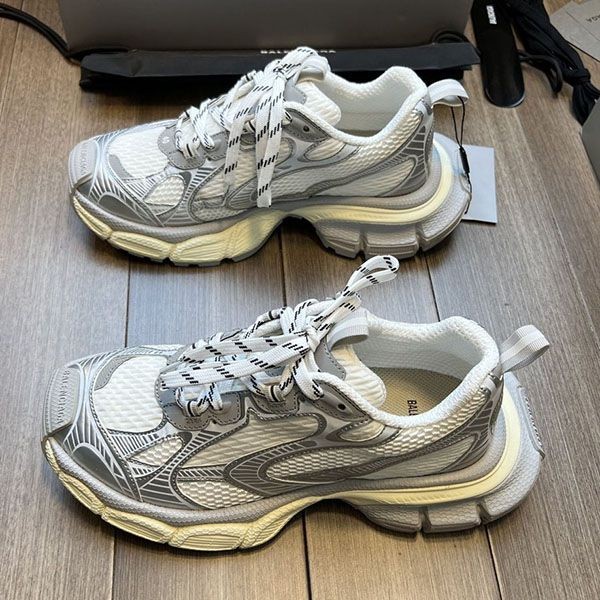 確保済み バレンシアガ SNEAKERS スニーカー bai49519
