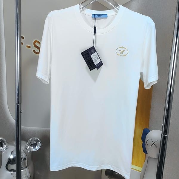 【大特価】プラダ ロゴエンブロイダリー コットン Tシャツ コピー 2色 pui76414