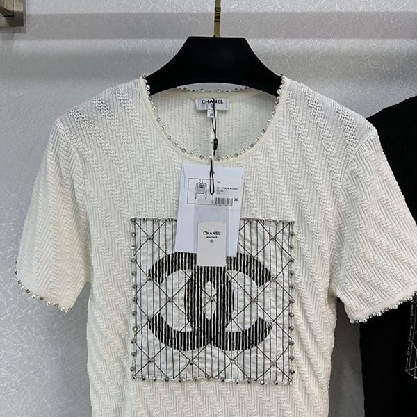 セール新作シャネル ロゴ Tシャツ 偽物 半袖トップス 2色 shv43203