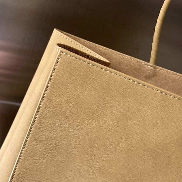 n級品 おすすめ ボッテガヴェネタ ミディアム 偽物 ブラウン バッグ カーフ bon19035